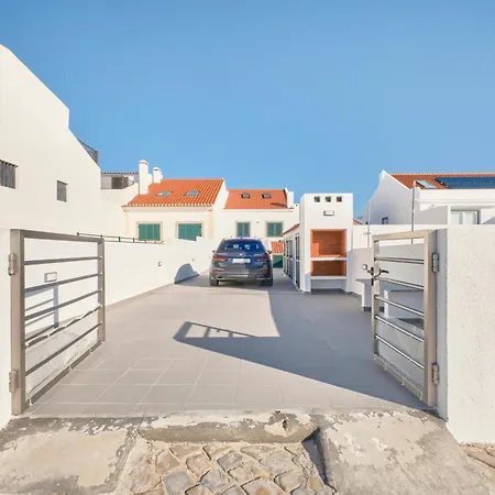 Baleal Retreat *
